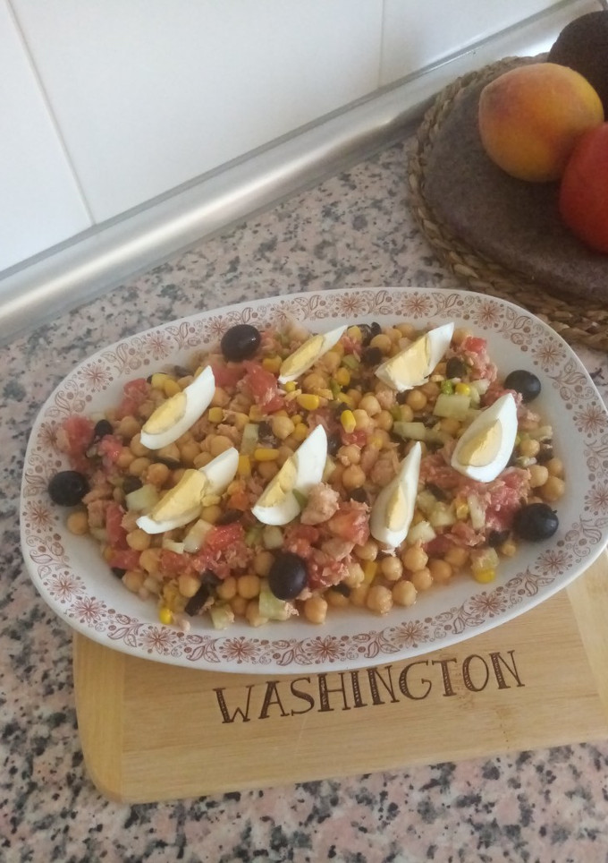 Una foto de Ensalada de garbanzos cocidos