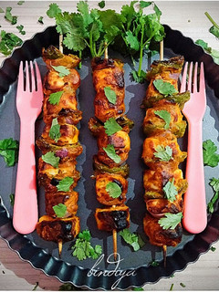 પનીર ટિક્કા (Paneer Tikka Recipe In Gujarati) રેસીપી મુખ્ય ફોટો
