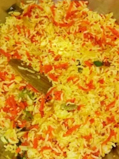 கேரட் பருப்பு சாதம்.(carrot paruppu sadam recipe in tamil) செய்முறை முக்கிய புகைப்படம்