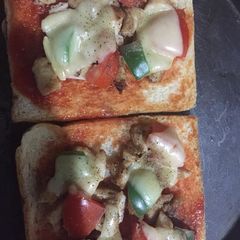 A picture of Bread pizza.