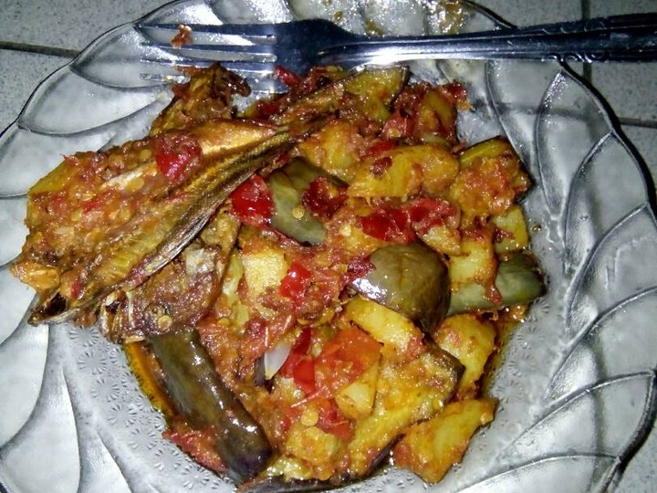 Bagaimana Membuat Terong ungu sambal ikan asin👌 Anti Gagal