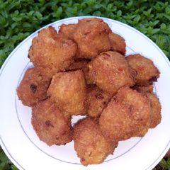 A picture of Yam Akara.