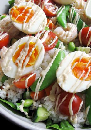 A picture of Salad Chirashi-zushi.
