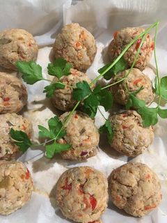 Una foto de Albóndigas de Cerdo Asado y vegetales