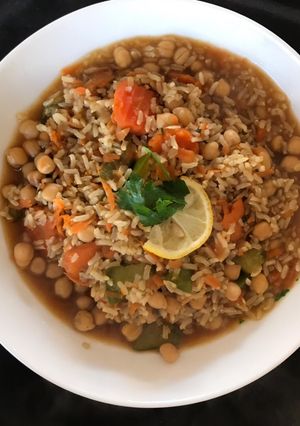 Una foto de Guiso de arroz y garbanzos liviano