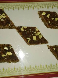 मलाई मावा बेसन बर्फी (Malai mawa besani barfi recipe in hindi) रेसिपी मुख्य फोटो