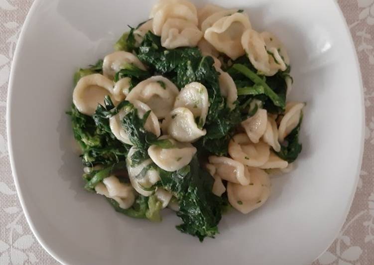 Orecchiette con i cavoli ricci (recchitedde c l col rizz)