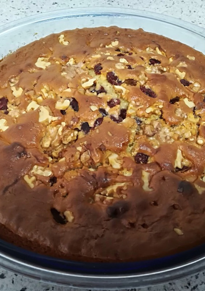 Una foto de Bizcocho de pasas, arándanos y nueces