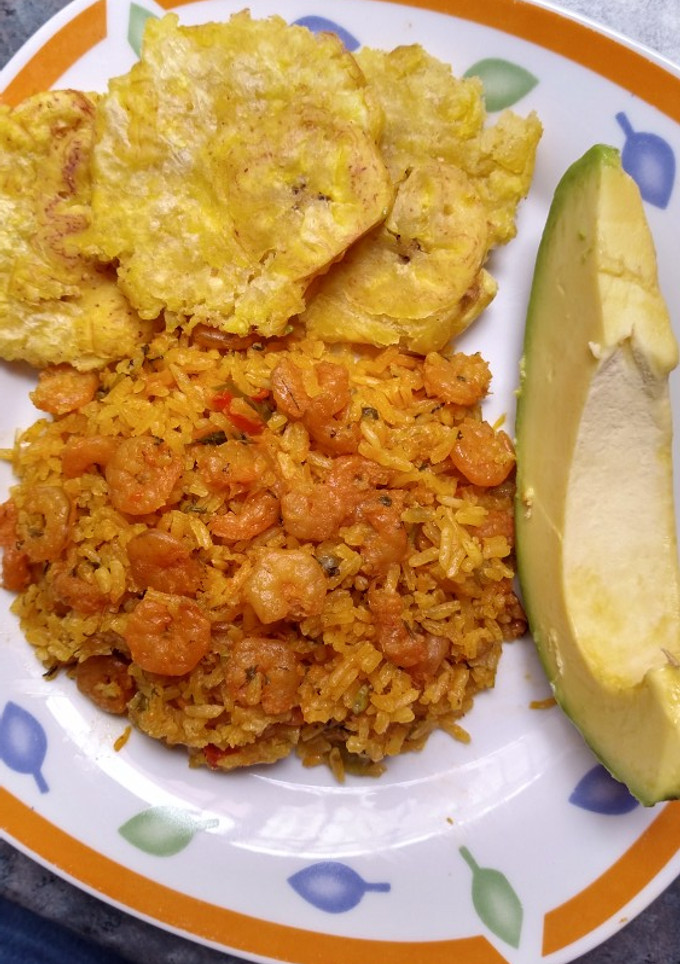 Una foto de Arroz de camarón costeño con coco. #arroces