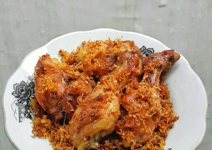 52. Ayam Goreng Serundeng