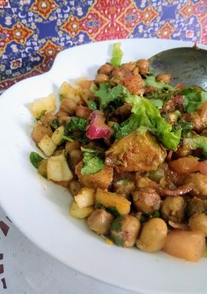 A picture of Unique chana chaat.