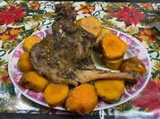 Una foto de como acompañar el pernil