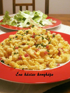 Tojásos nokedli egy kis csavarral recept fotója