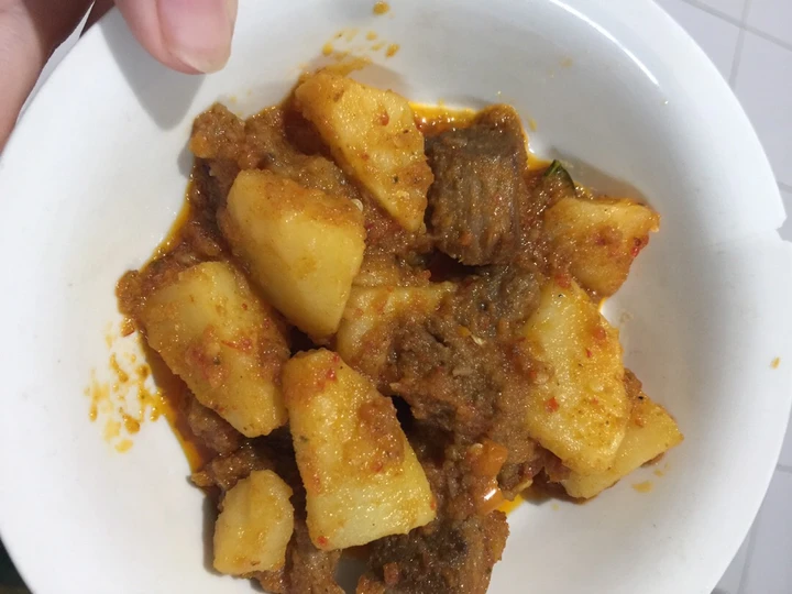 Langkah Gampang Menyiapkan Resep Tumis Pedas/Oseng Mercon Daging Sapi dan kentang yang Lezat