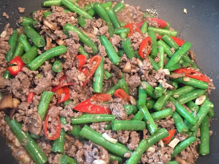 Langkah Gampang Menyiapkan Resep  Tumis buncis daging cincang yang Bisa Manjain Lidah, Enak Banget