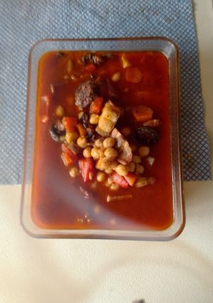 Foto principal de Mix de garbanzos con verduras e ibéricos