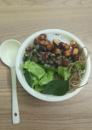 Hình của món Cơm Hến.