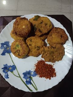मिक्स डाळ वडा (mix dal vada recipe in marathi) रेसिपी चे मुख्य फोटो