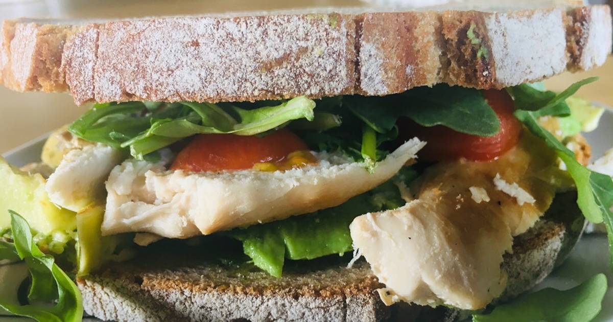 Sandwich de pollo con aguacate y pesto de rúcula Receta de marina Cookpad