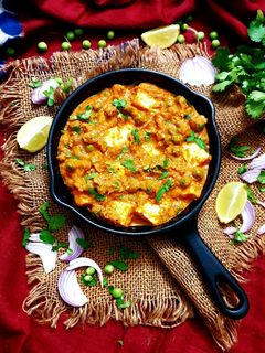 મટર પનીર (Matar Paneer recipe in Gujarati) રેસીપી મુખ્ય ફોટો