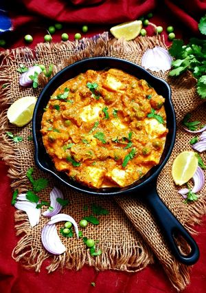 મટર પનીર (Matar Paneer recipe in Gujarati) રેસીપી મુખ્ય ફોટો