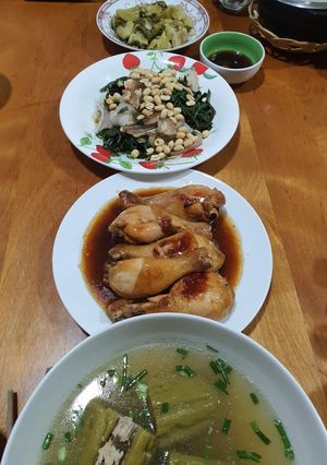 Hình của món Đùi gà rim ngũ vị hương.