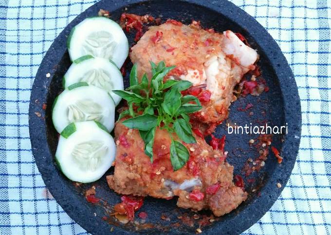 10. Ayam geprek