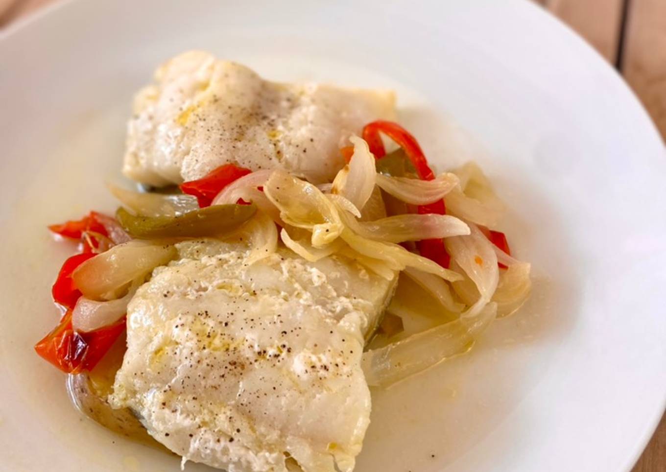 Bacalao con pimientos en microondas - Lékué