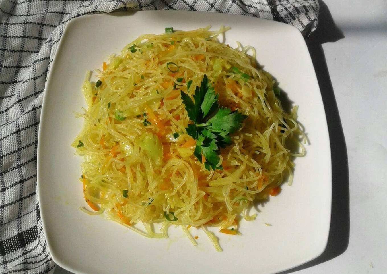Bihun Goreng Bumbu Kunyit