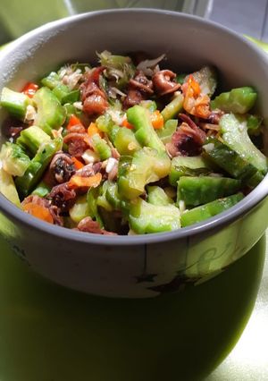 Foto resep Tumis Pare dengan cumi asin goreng sambal Matah