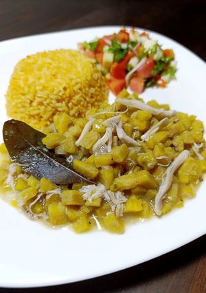 Фото Рагу з куркою та платано (коста-риканська кухня) 🍌🍲.