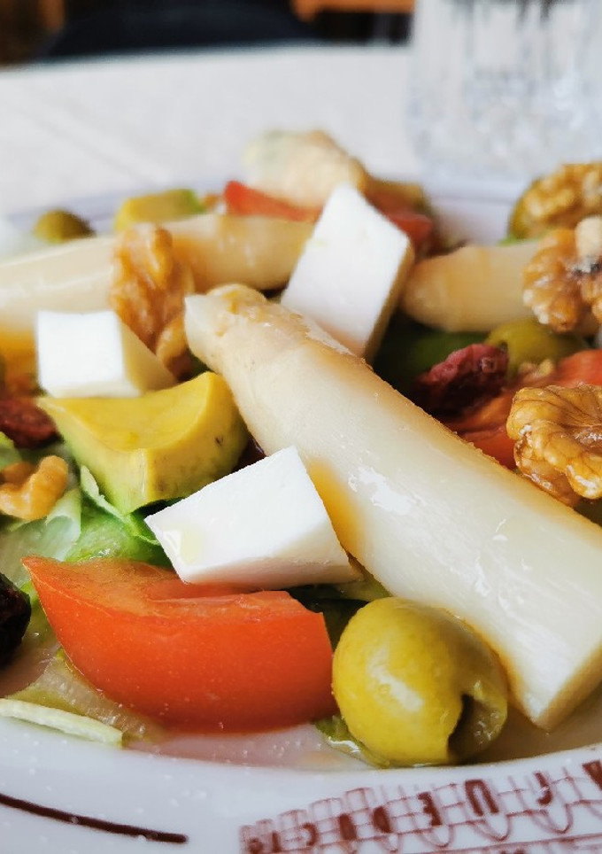 Una foto de Ensalada sobremesa!!!