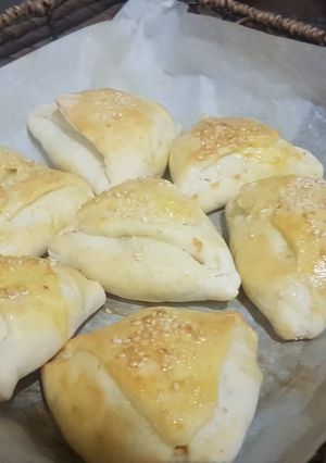 A picture of Chicken stuffed buns.
