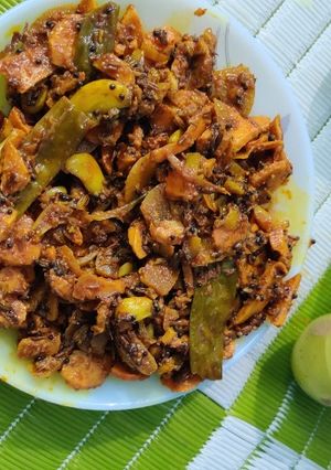 कच्ची हल्दी आंवला और लहसुन की सब्जी(kachchi haldi aur lahsun ki sabzi recipe in Hindi) रेसिपी मुख्य फोटो
