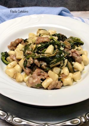 Foto di Gnocchetti acqua e farina, stridoli e luganica