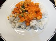 Une photo de riz filet poulet