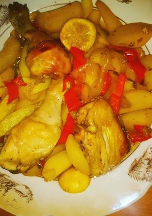 Фото Картошка с куриными голенями.