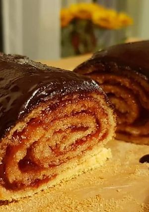 Lekváros piskótatekercs csokis öntettel (gluténmentes) recept fotója
