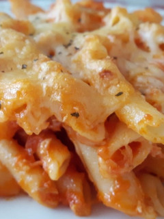 Una foto de Macarrones con atún gratinados (fáciles y rápidos)