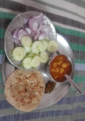 A picture of Besan ka gatte.