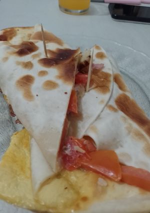 Una foto de Wraps de jamón queso y tomate