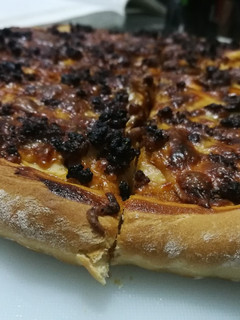 Una foto de Pizza casera barbacoa me