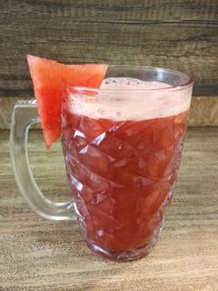 वाटरमेलन जूस (Watermelon juice recipe in Hindi) रेसिपी मुख्य फोटो