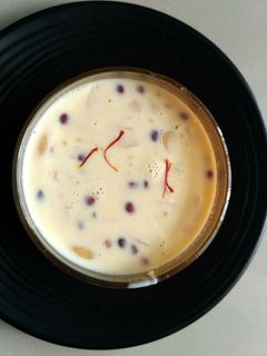 દૂધપાક (Doodhpak Recipe In Gujarati) રેસીપી મુખ્ય ફોટો