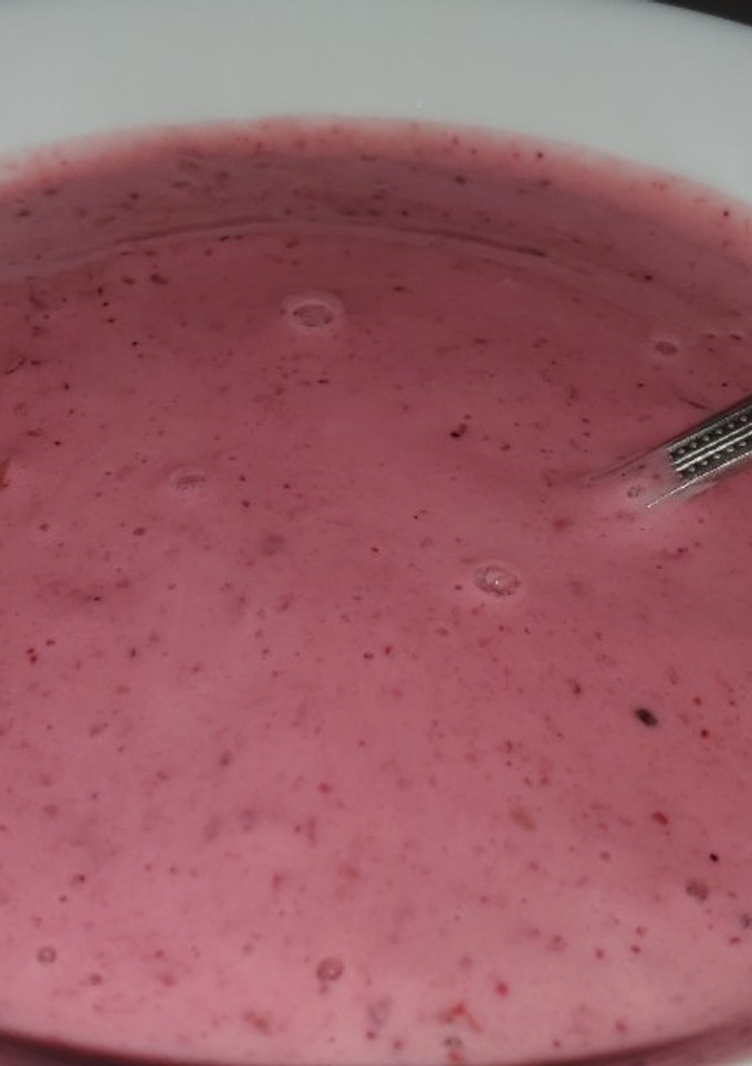 Una foto de Helado yogurt de frutos rojos y plátano