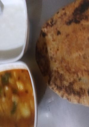 कुट्टू के परांठे आलू की सब्जी (kuttu ke parathe aloo ki sabzi recipe in Hindi) रेसिपी मुख्य फोटो