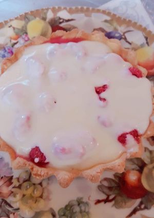 Una foto de Tarta chocolate blanco y frambuesas