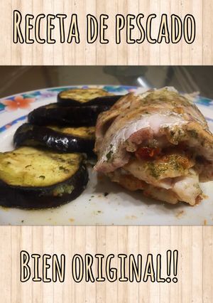 Una foto de Filet de merluza relleno con pasta de aceitunas negras y tomates