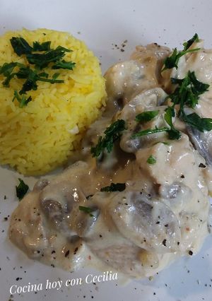 Foto principal de Pollo con champiñones a la crema
