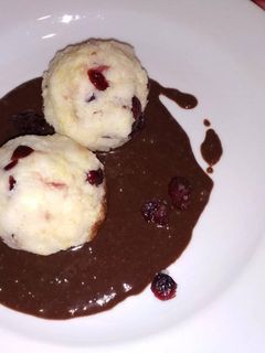 Kölesgombóc nyers vegán csokimártással recept fotója